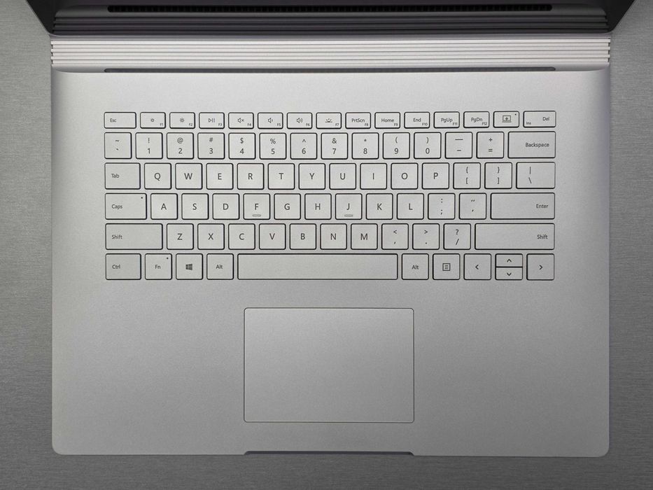 Microsoft 15.6"/ GTX 1060 - 6GB / i7-8560U/RAM 16GB/SSD 256GB / 3K.