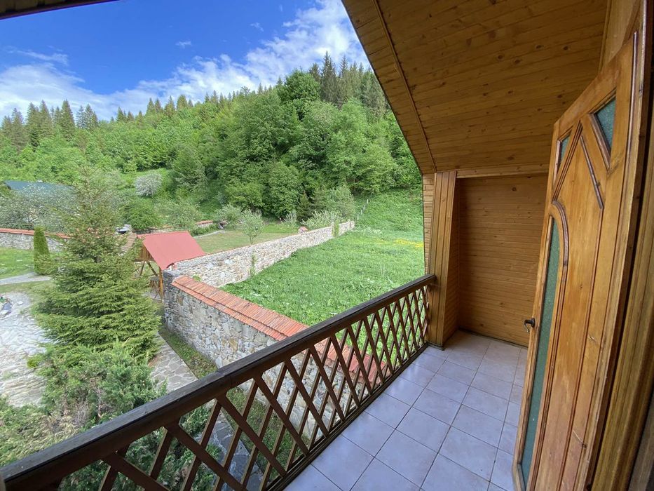 Будиночоки з басейном  та сауною