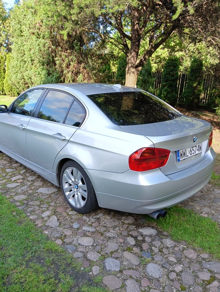 BMW E90 325i 2005