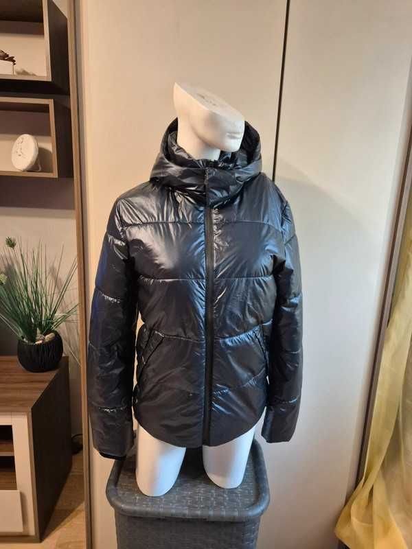 Kurtka damska czarna puffer z kapturem S 36