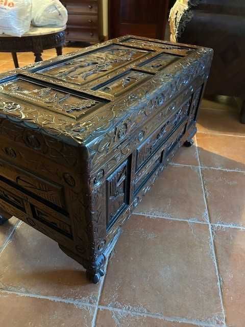 Arca de Cânfora Trabalhada