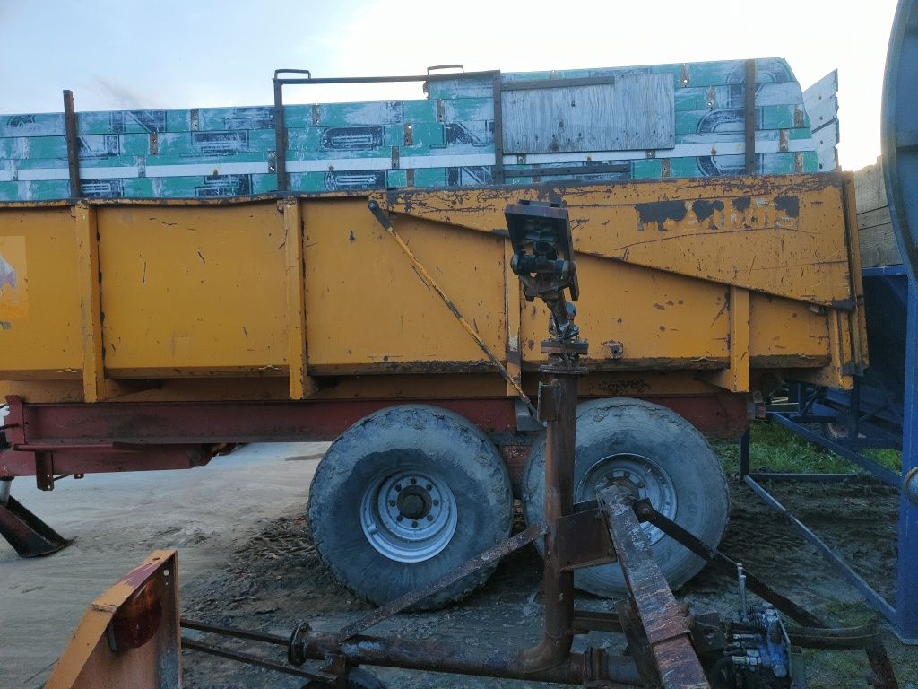 Rozsiewacz wapna nawozu Amazone  zgb8001 przyczepa silos
