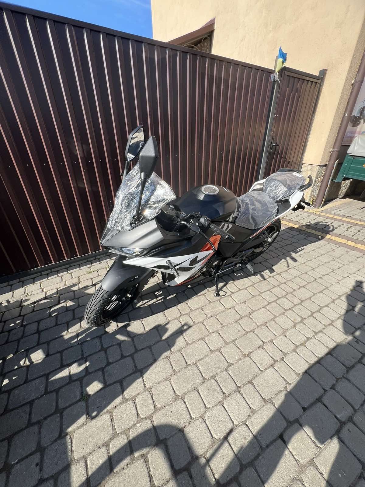 Мотоцикл LIFAN KPR 200-4V