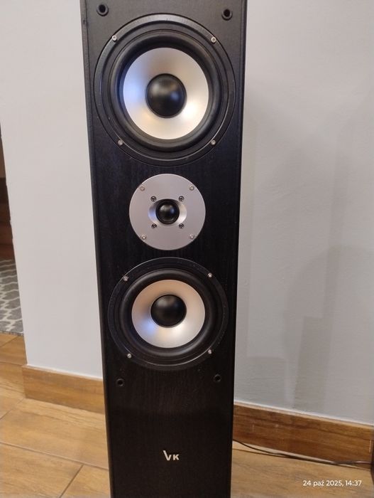 Wieża pioneer z kolumnami