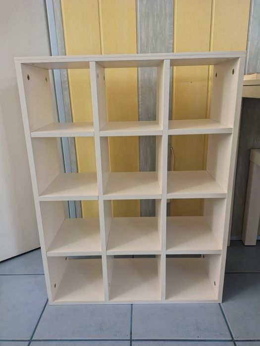 Sprzedam półeczkę dla dziecka