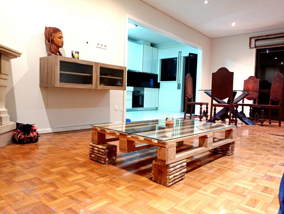Quarto de casal com varanda disponível em Sto Ovídio - Vila Nova de Ga