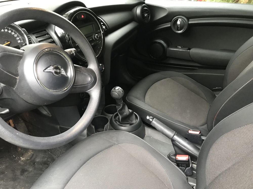 Mini One z 2014 roku, waniliowy