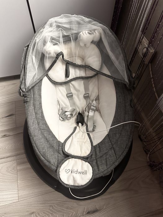 Заколисуючий  центр дитячий кокон гойдалка шезлонг дитячий