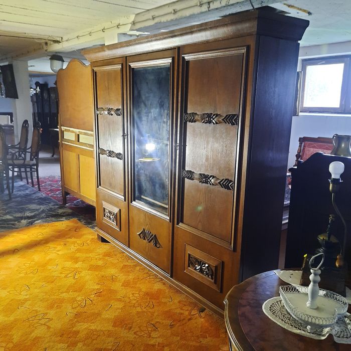 Stara ładna bibloteka rozbieralna