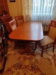 stół rozkładany + 4 krzesła