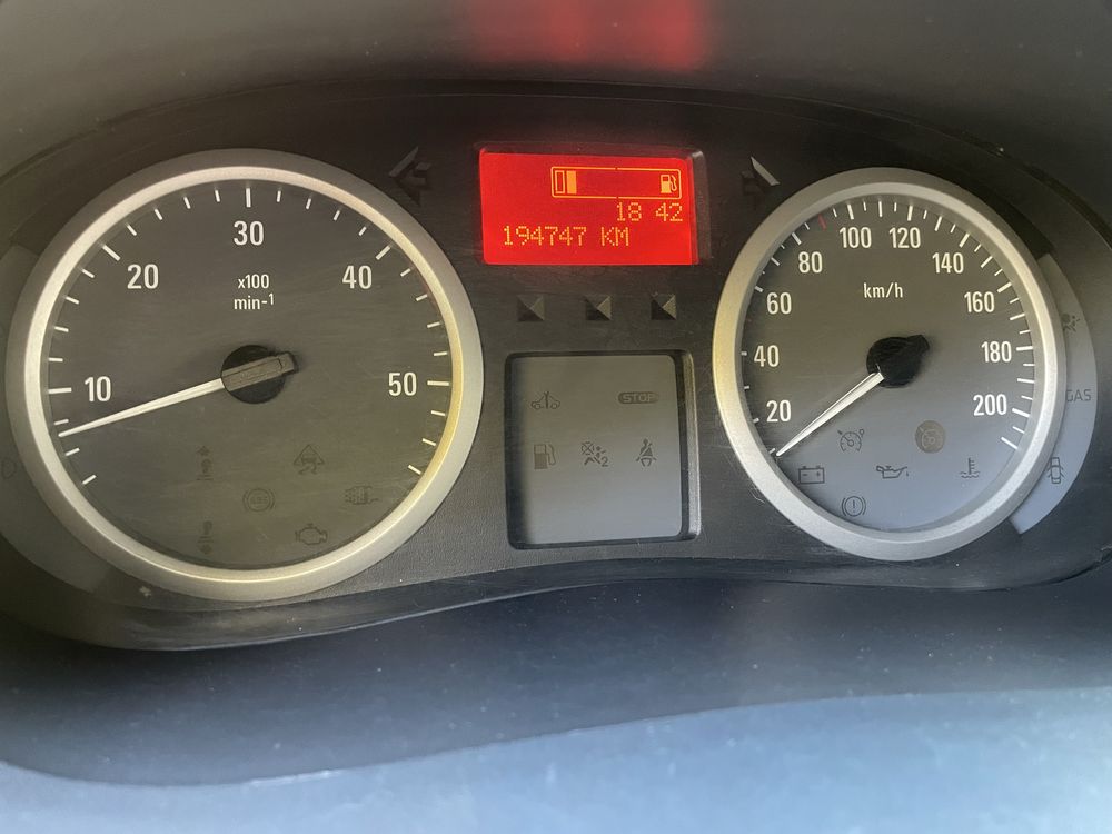 Opel vivaro 2013