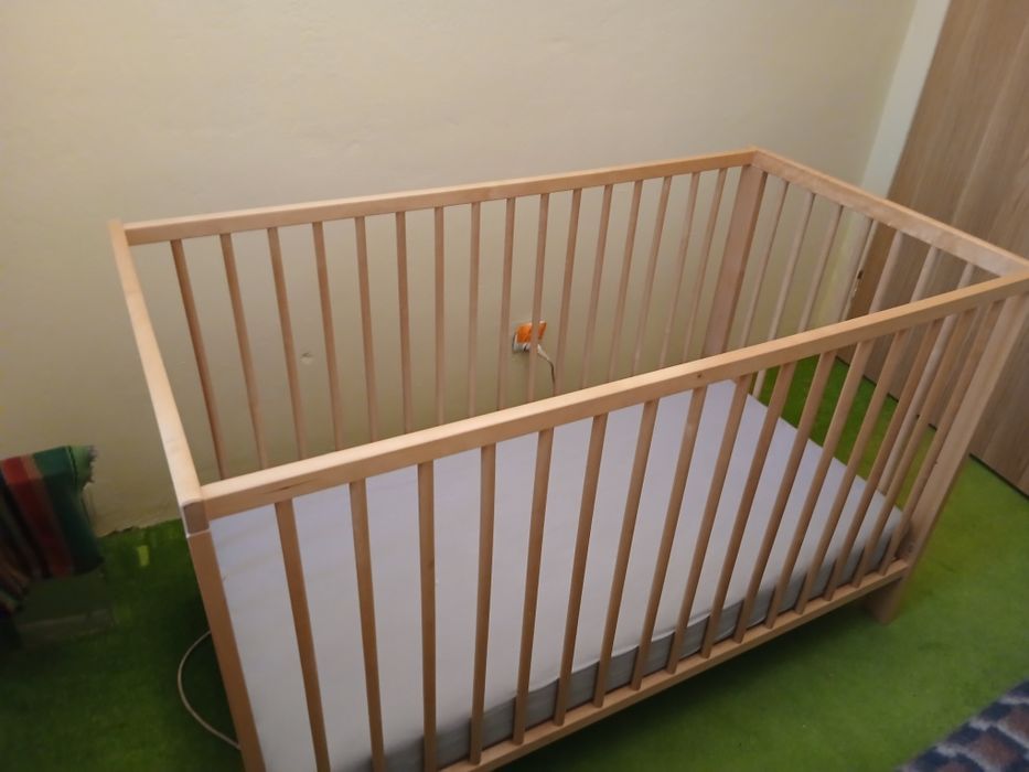 Sprzedam łóżeczko z materacem