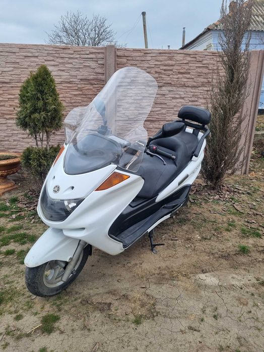 Продам скутер Ямаха Мажести250сс2004г.