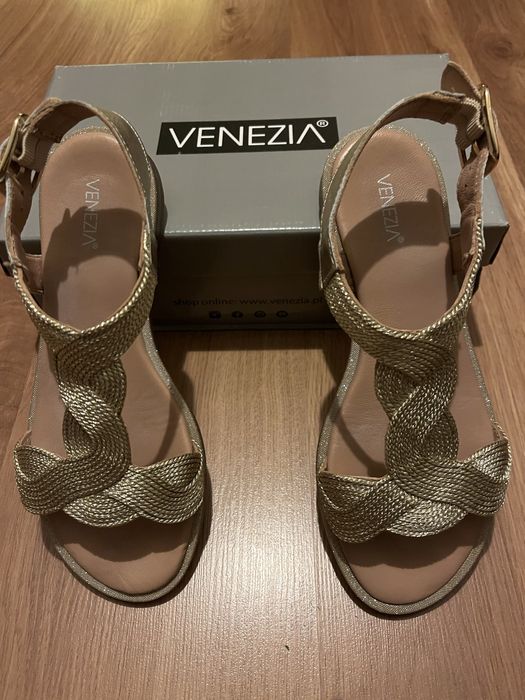 Jasno złote sandały Venezia rozm. 38