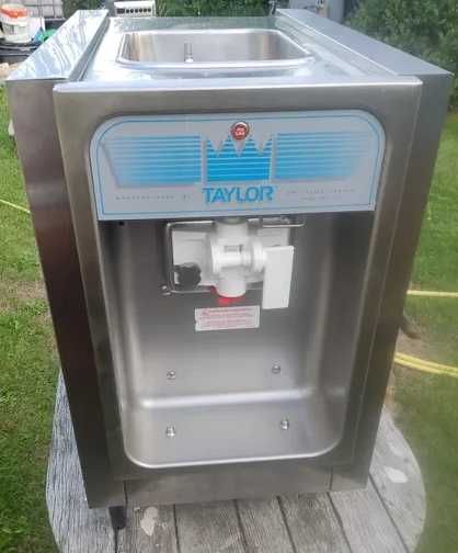 Taylor - надійний американський фрізер для морозива на 220В настольний