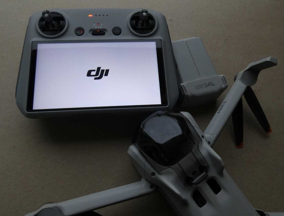 DJi Mini 3 RC ecran; 1 bateria; varios extras; ler anuncio