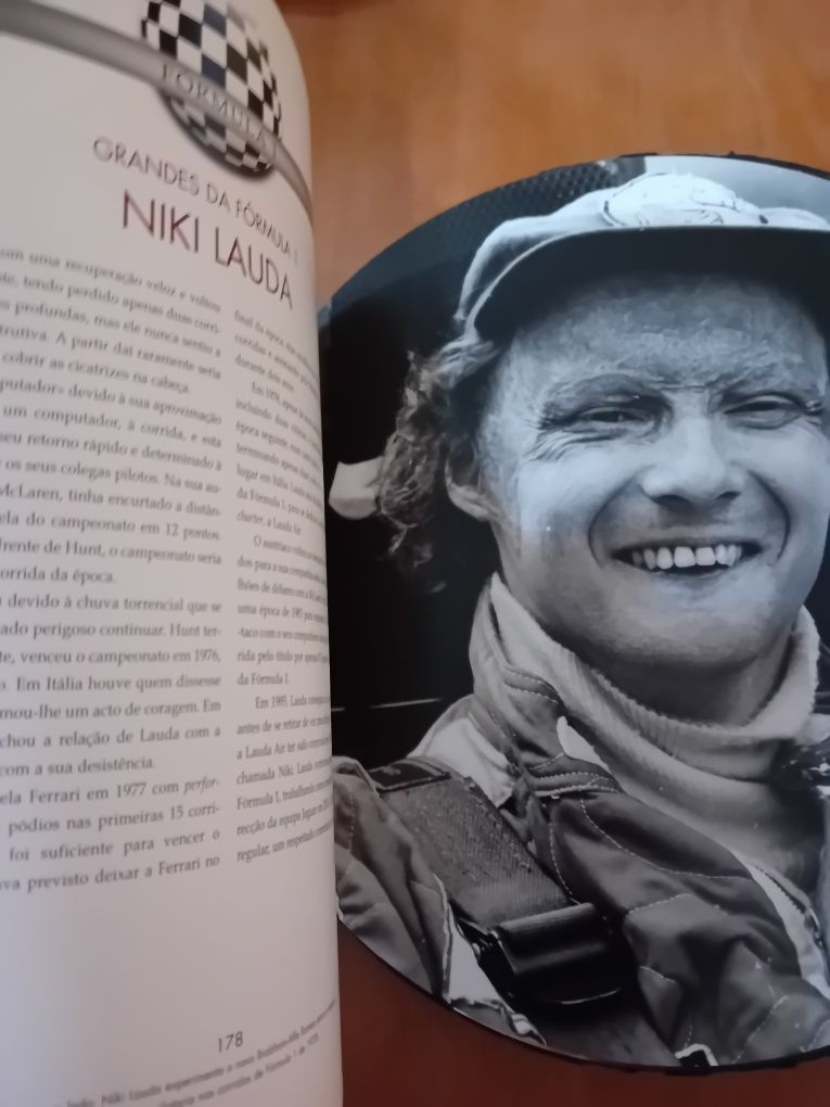 Formula 1 " Capa com sinais de desgaste "