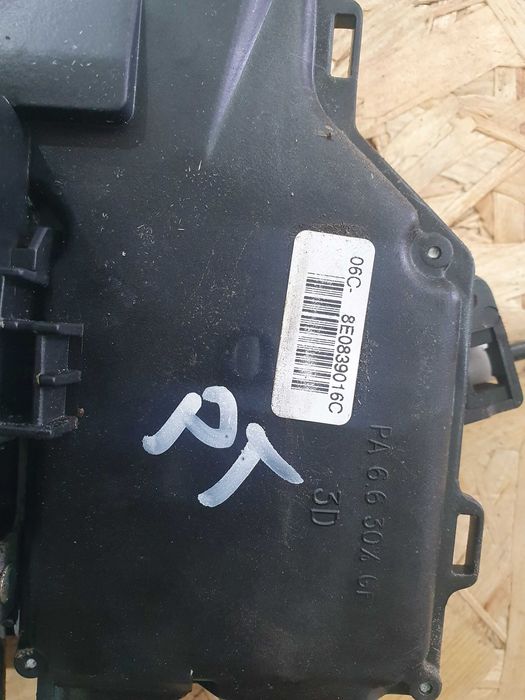 Zamek drzwi Audi a4 b6 kombi