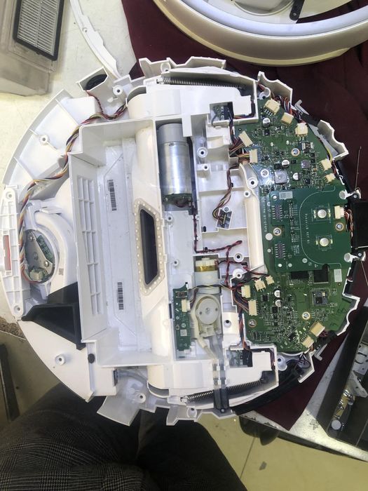 Ремонт роботов-пылесосов. Ремонт аккумуляторных пылесосов.