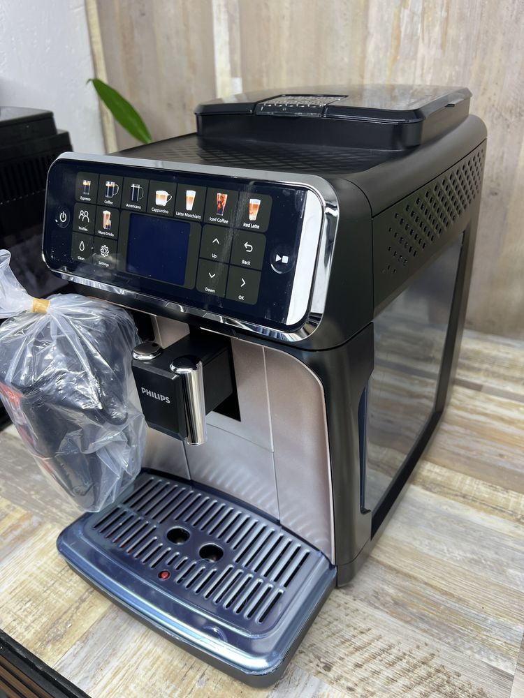 Кавомашина Fhilips 5500