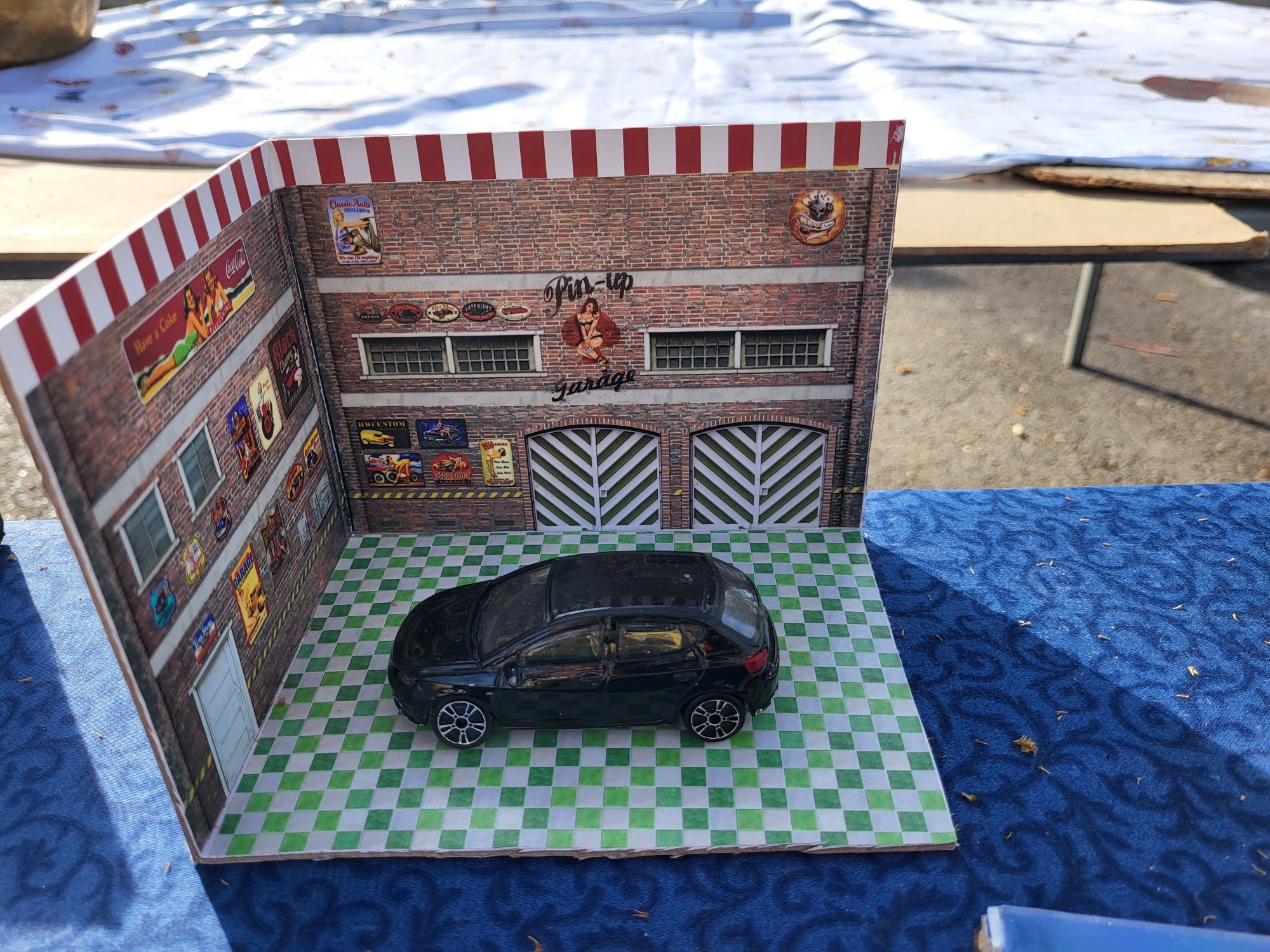 Diorama pequeno para miniaturas automóveis