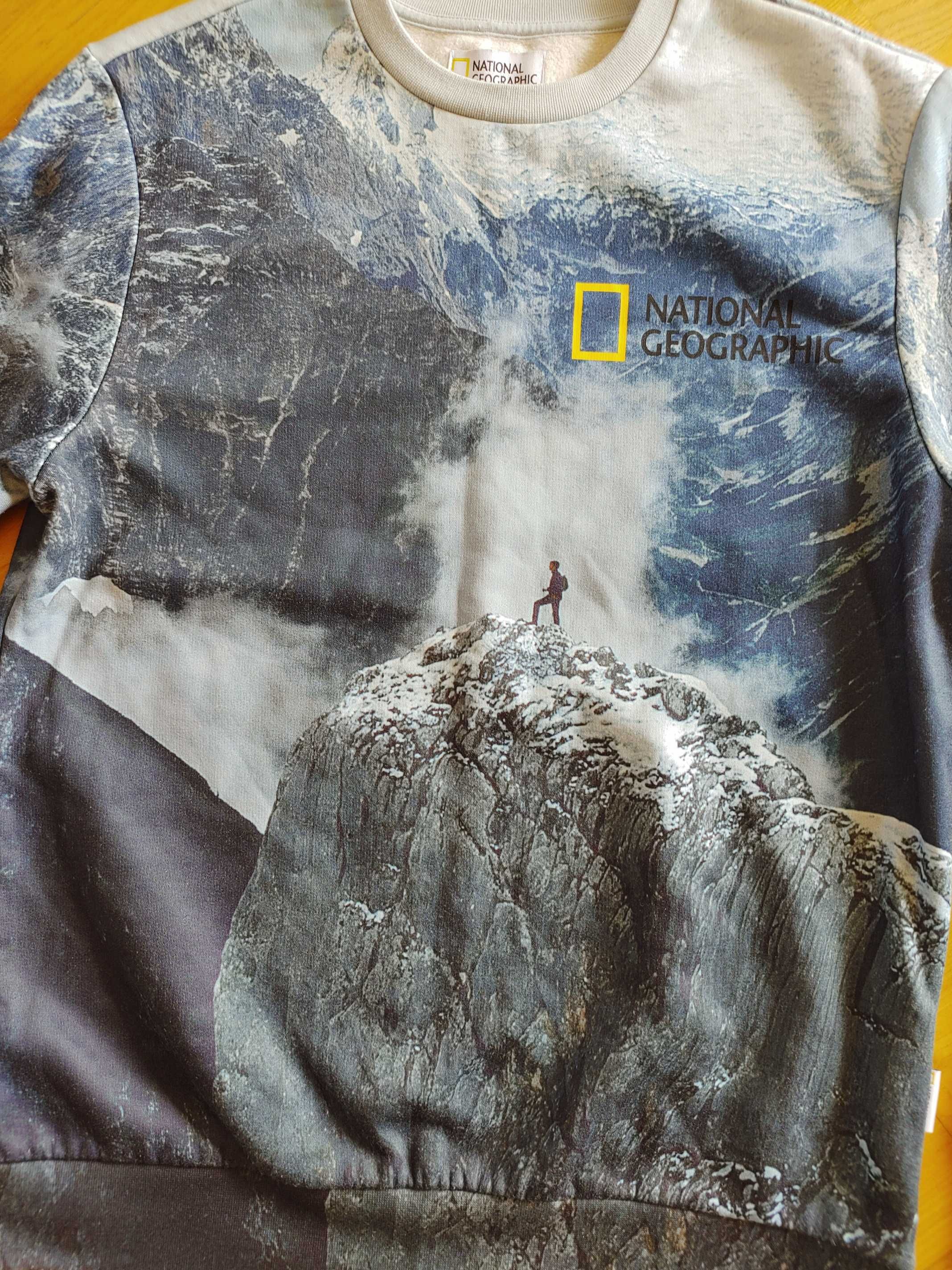 Fajna bluza National Geographic m. Bershka r. S