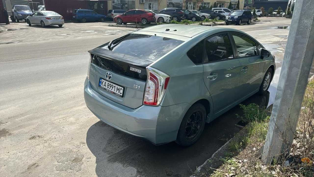 Аренда Toyota Prius 30.  Робота в таксі. ЗП щодня