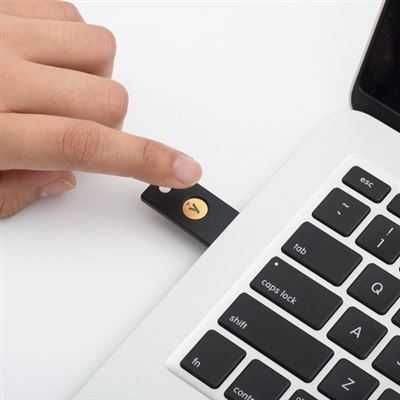 Autenticador de Hardware Yubico YubiKey 5 NFC
