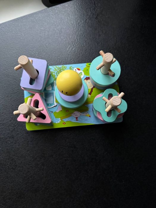 Розвиваюча дерев’яна іграшка-сортер