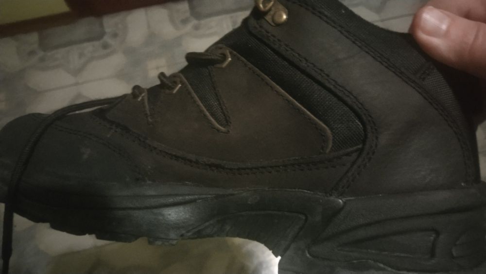 Продам чоловічі робочі ботинки