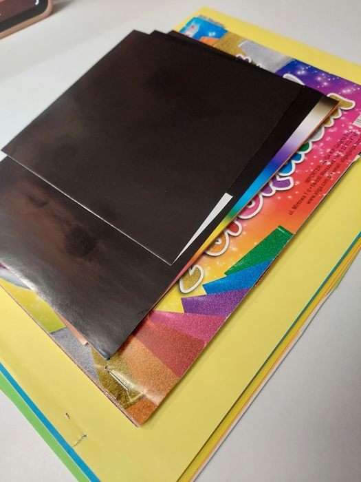 Duży zestaw papierów do wycinanek + bibuła