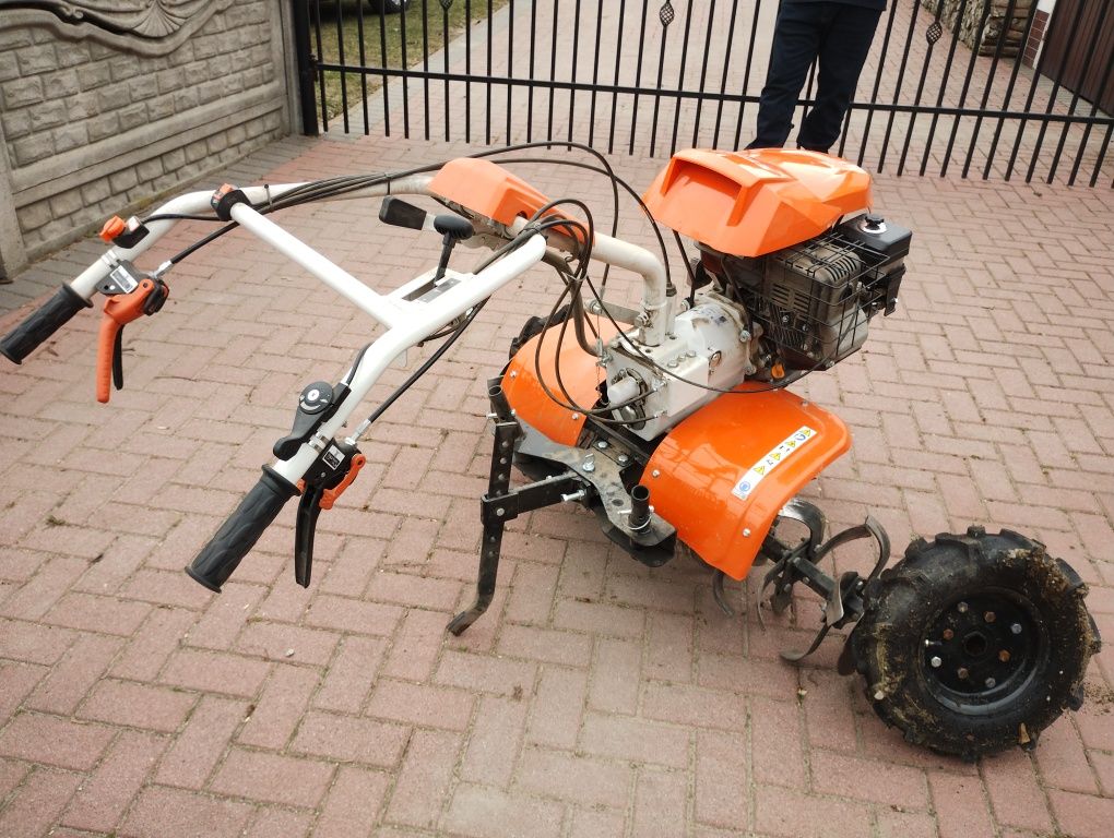 glebogryzarka STIHL MH 700.1