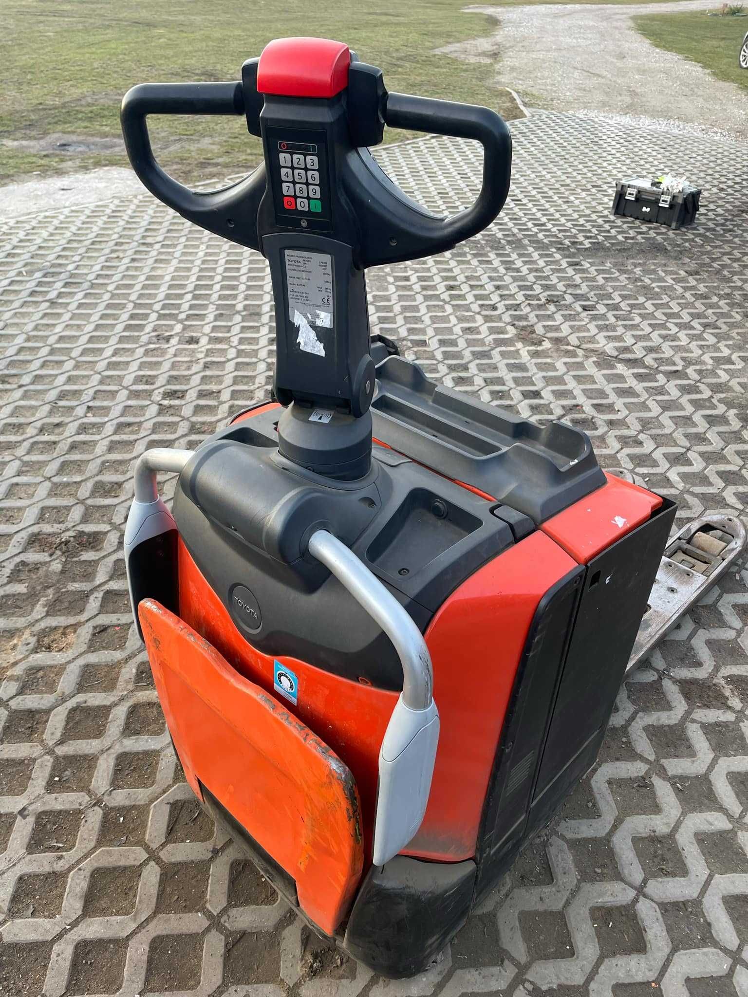 Toyota BT LPE200  2017 rydwan paleciak elektryczny z podestem