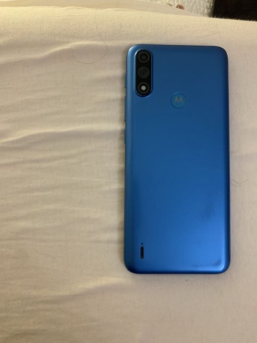 Продається телефон Motorola Moto e7