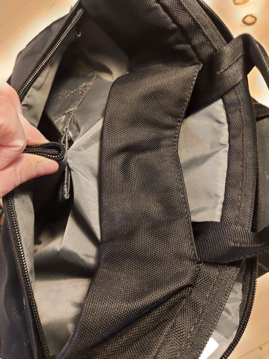 Torba na laptop używana czarna incase