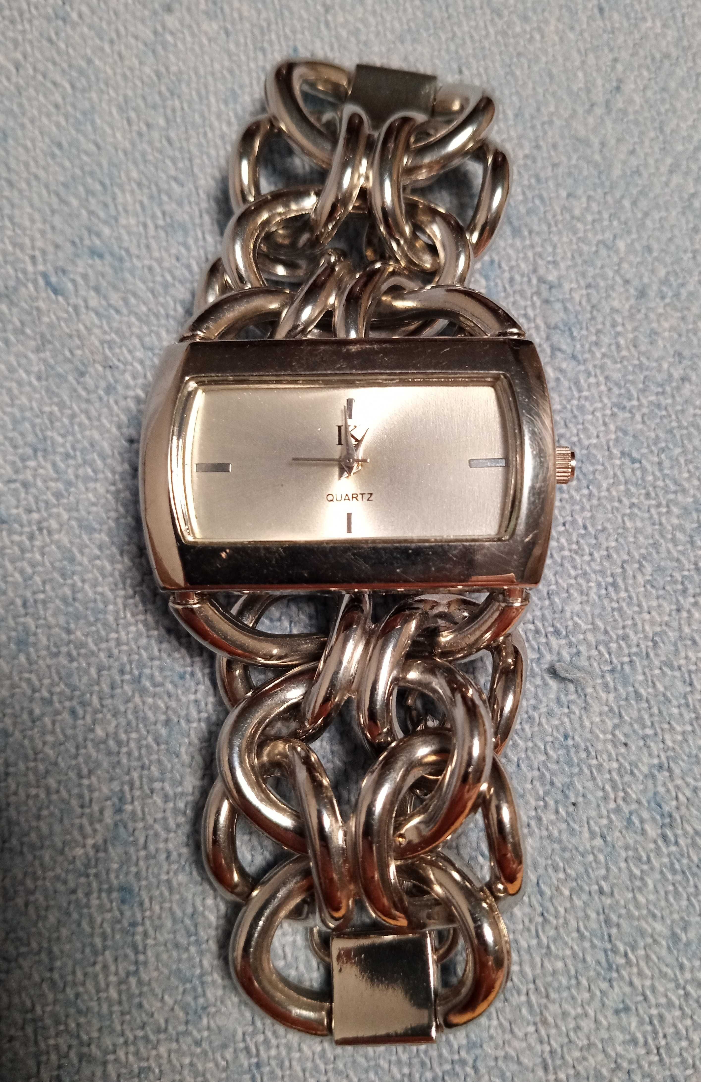 Часы наручные IK с металлическим браслетом