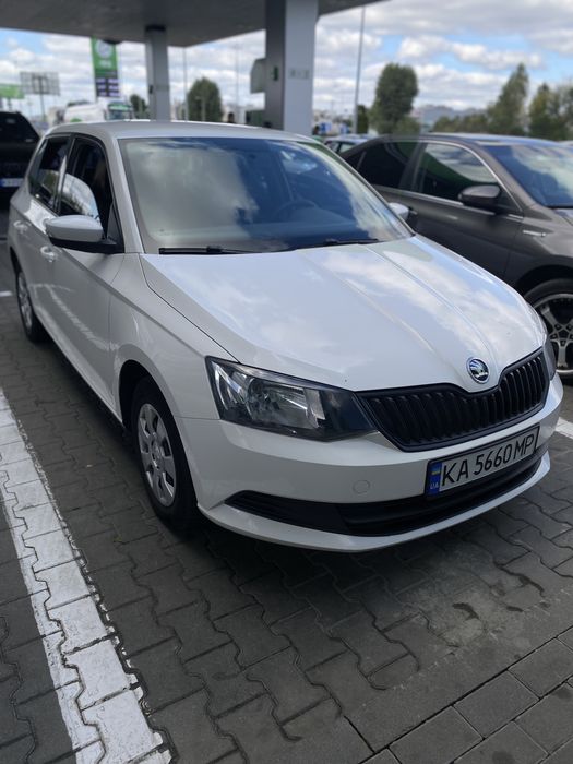 Продам своє авто Skoda Fabia 2016