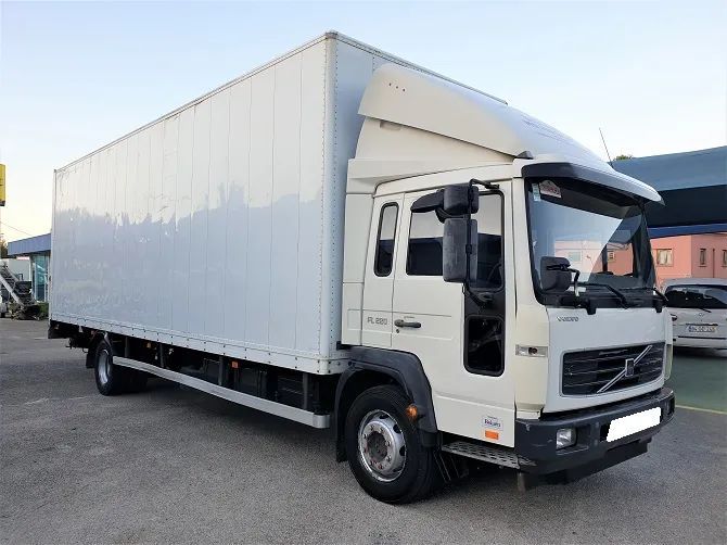 Volvo FL220