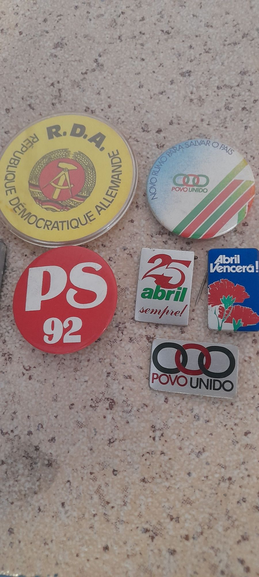 6 pins/crachás politicos