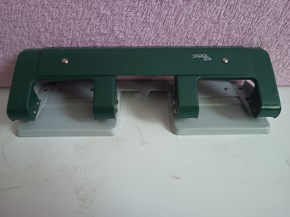 Діркопробивач SKIPER Elite на 4 отвори