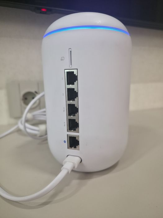 Ubiquiti Dream Router (UDR) — Wi-Fi 6, UniFi OS. Ідеальний стан