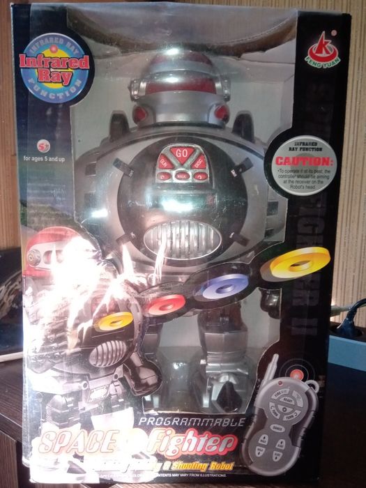 Продам робот на пульту управління