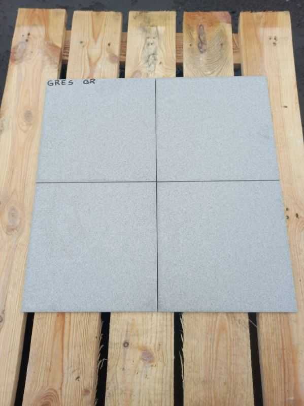 Gres Techniczny 30x30 7,5mm Gatunek 1 Barwiony w masie