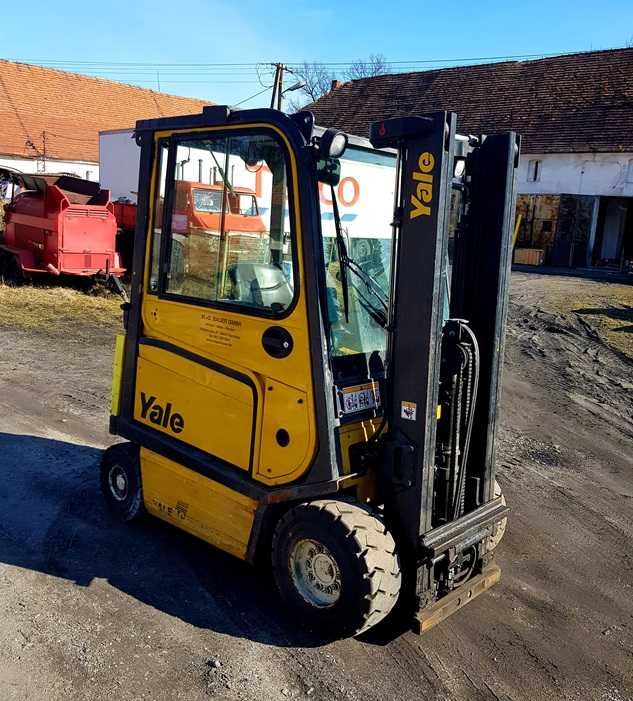 Wózek widłowy elektryczny Yale ERP25ALF 15r udźwig 2.6t waga 4740kg