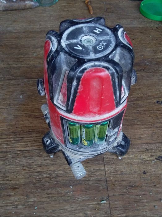 Лазерный уровень на запчасти