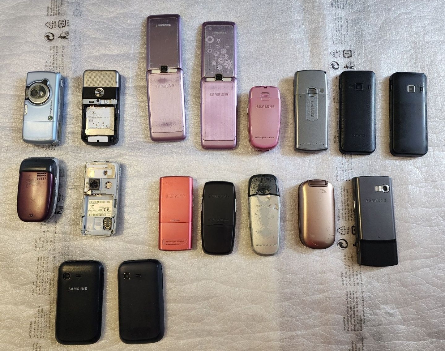 Samsung D780i.Полностью рабочий.2 сим карты.Одним лотом