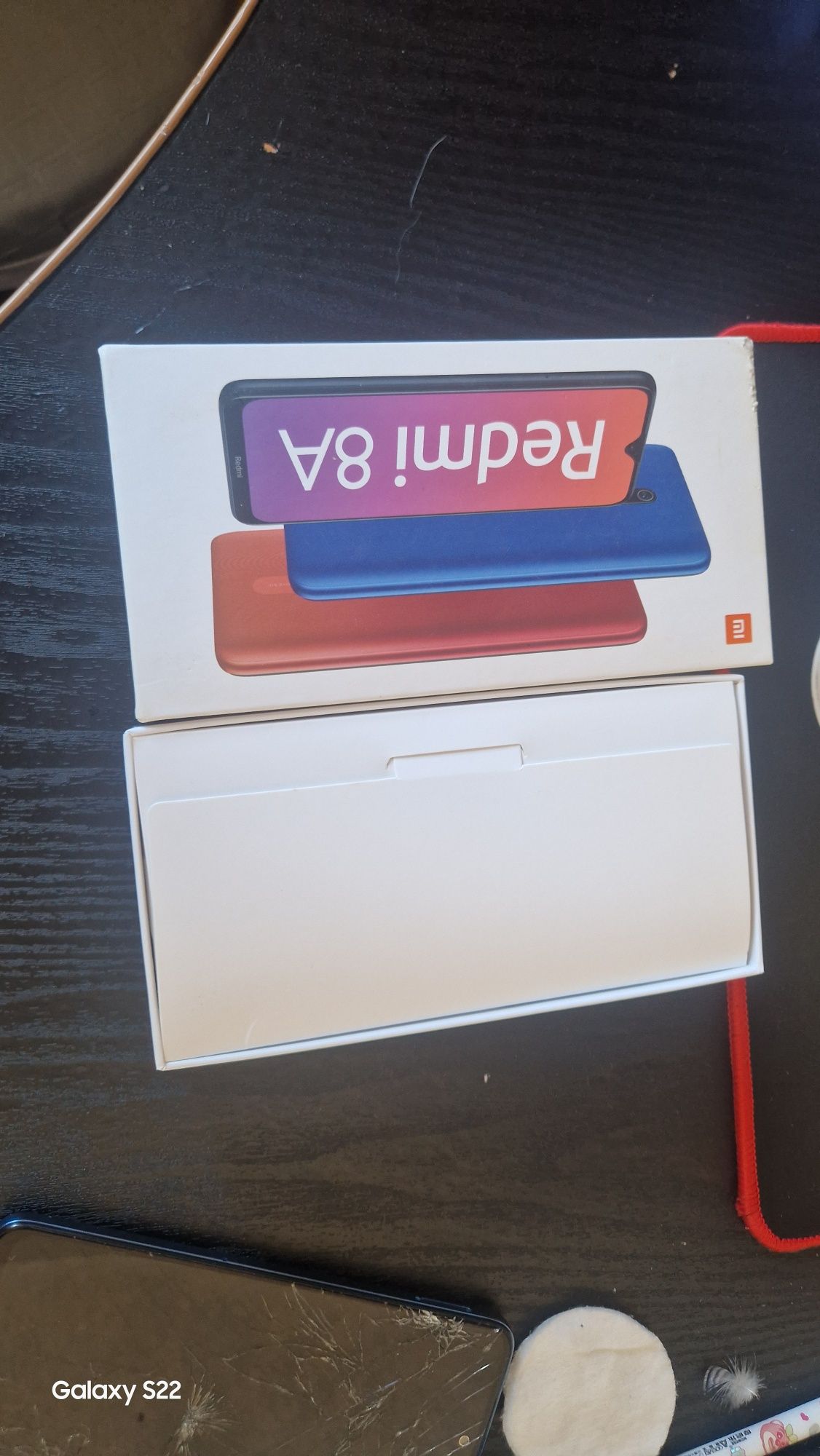 Смартфон Xiaomi Redmi 8a
Память: 32 ГБ / 2 ГБ ОЗУ
Батарея: 5000 мАч —