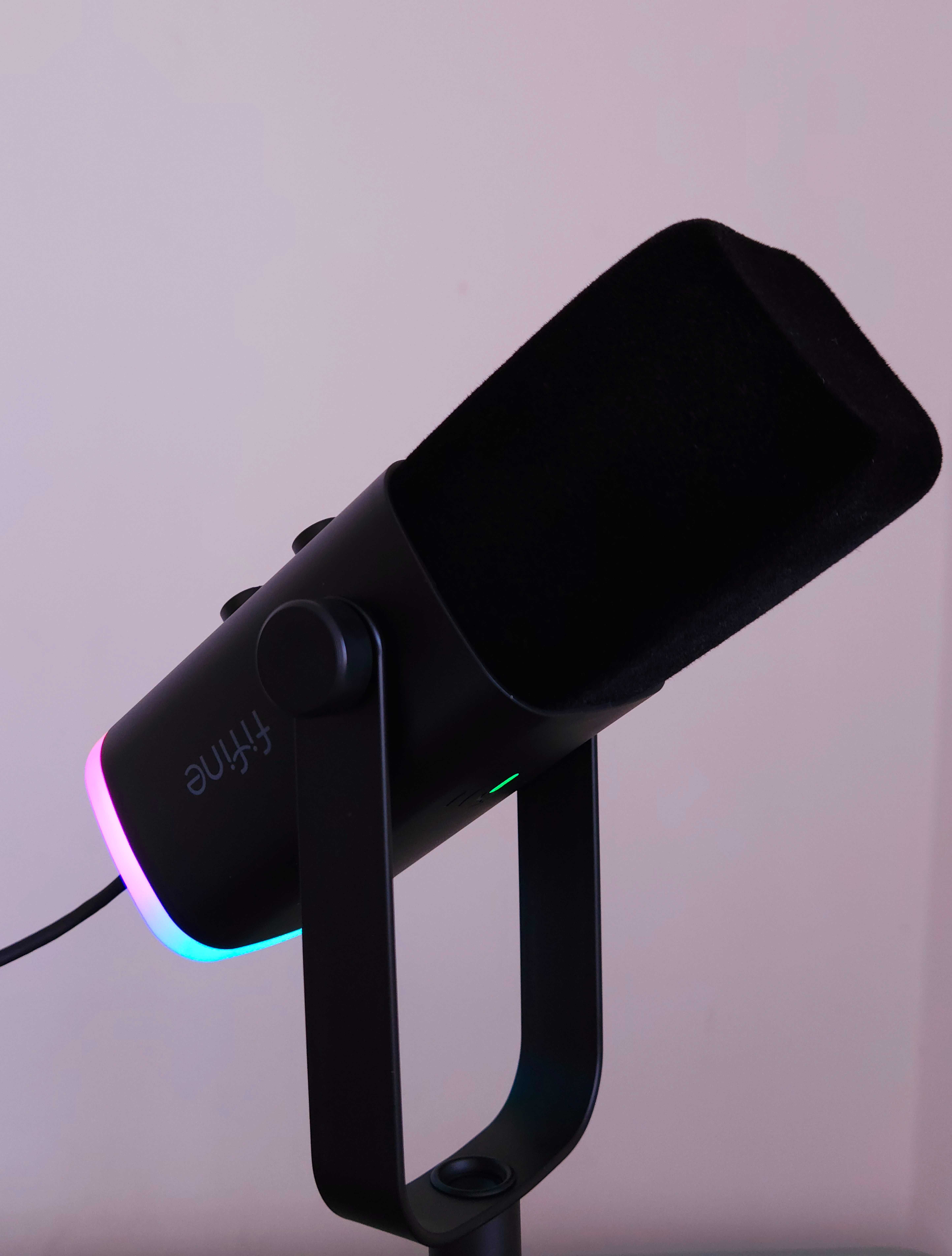 Мікрофон студійний Fifine AmpliGame AM8T Black зі стійкою пантографом