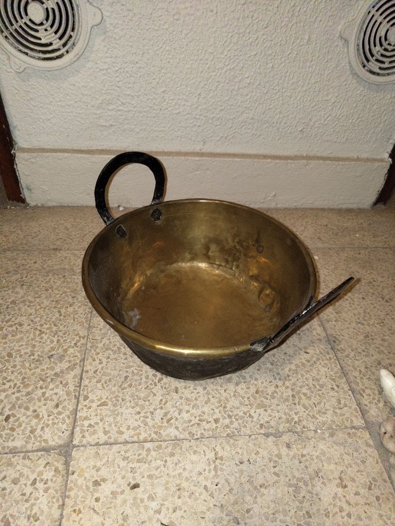 Tacho antigo em cobre