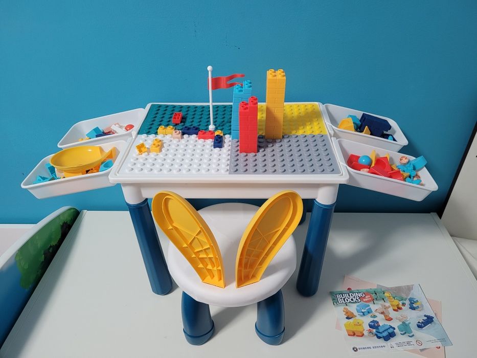 Stolik, klocki i krzesełko